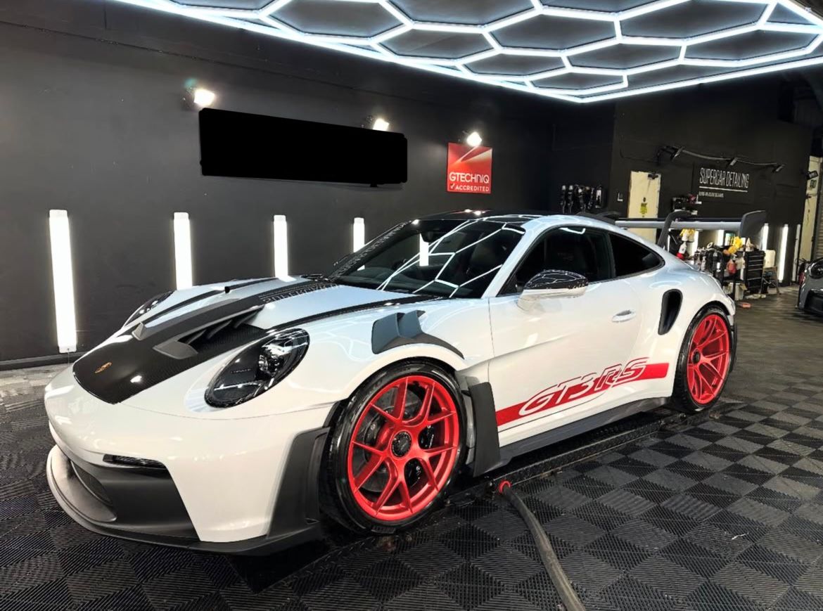 Foto 1: Auto Sportiva Detagliata